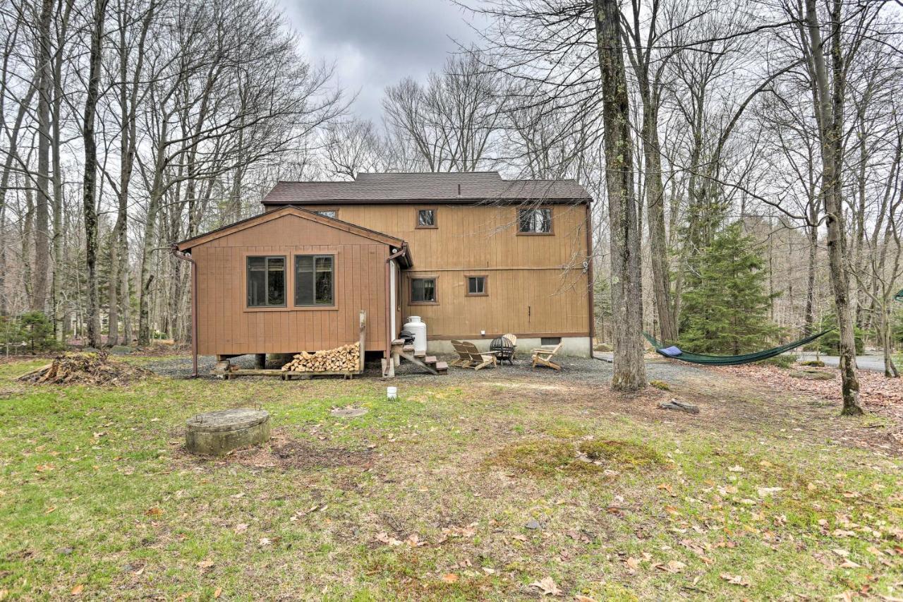 Bear Den Rustic Pocono Lake Home With Game Room! Exterior photo