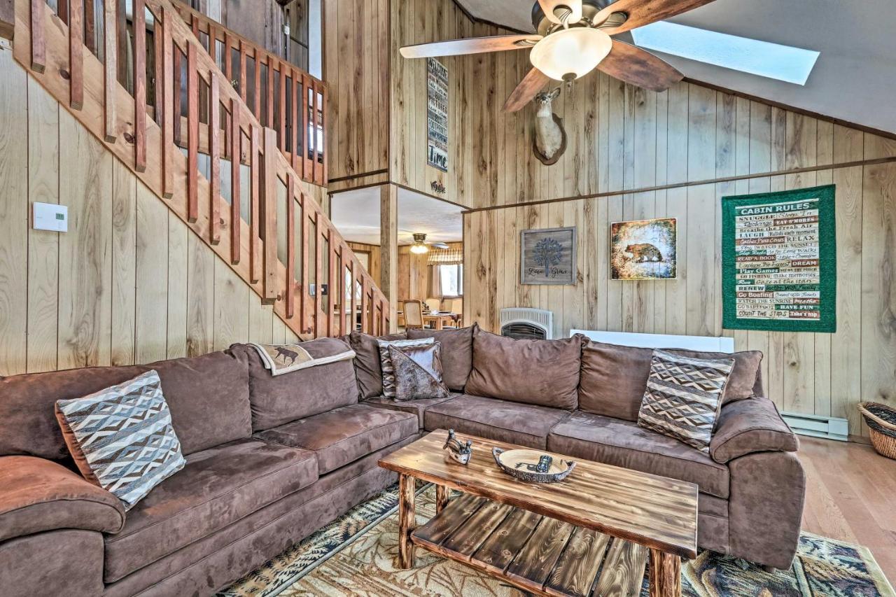 Bear Den Rustic Pocono Lake Home With Game Room! Exterior photo