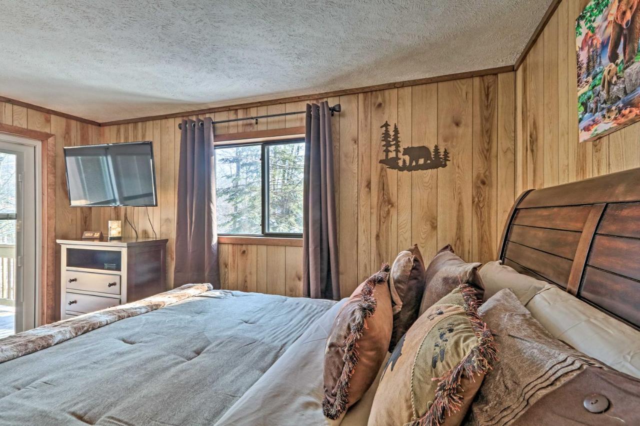 Bear Den Rustic Pocono Lake Home With Game Room! Exterior photo